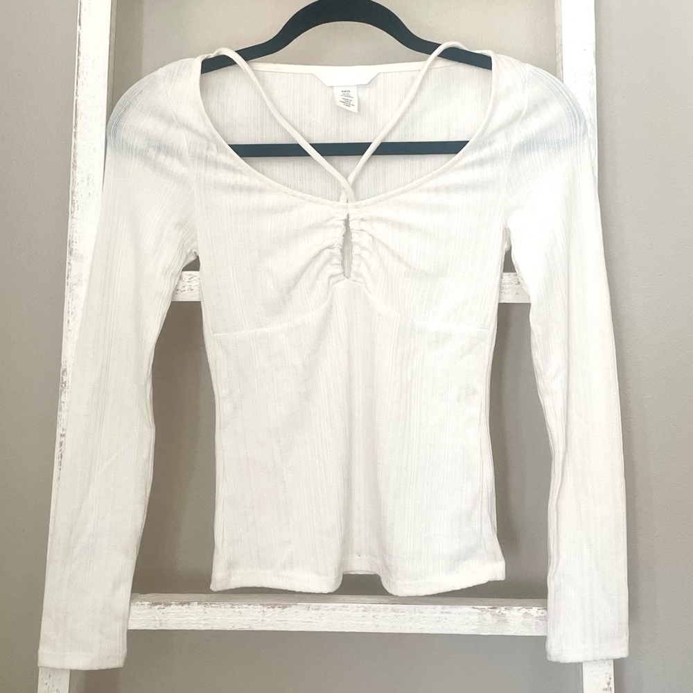 H&M fitted keyhole halter neck white top​​​​​